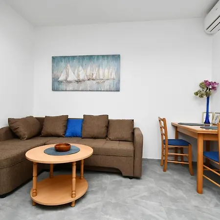 Apartment Novotny- Zuti Banjol